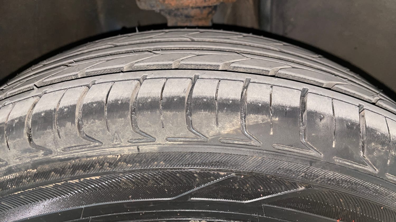 Used 2022 Maruti Suzuki Ignis Alpha 1.2 MT Petrol Manual tyres RIGHT FRONT TYRE TREAD VIEW