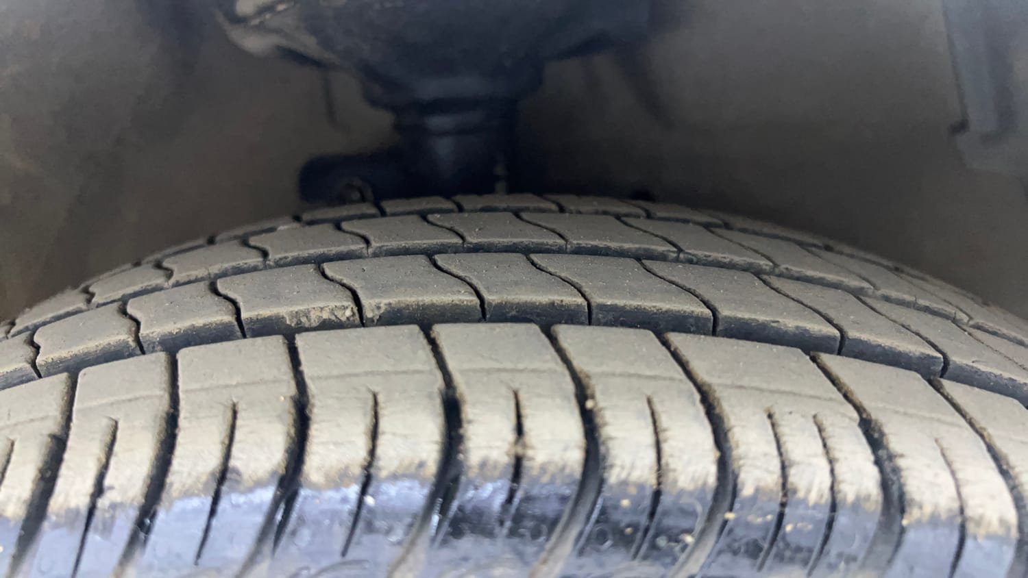Used 2016 Maruti Suzuki Celerio VXi AMT Petrol Automatic tyres RIGHT FRONT TYRE TREAD VIEW