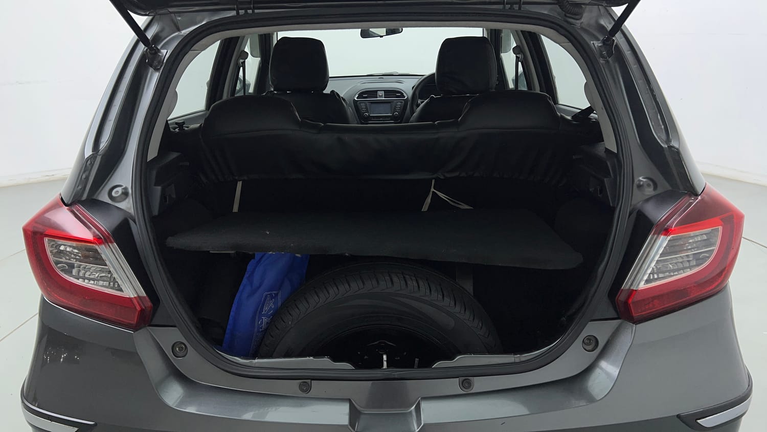 Used 2021 Tata Tiago LE Petro l+ CNG(Outside Fitted) Cng Manual interior DICKY INSIDE VIEW