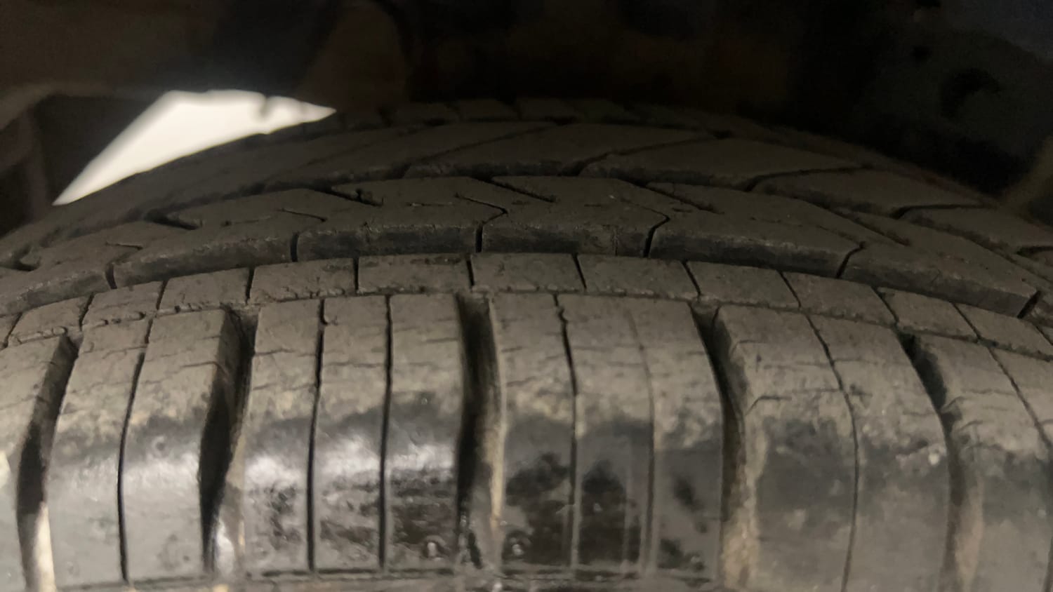 Used 2016 Hyundai Eon Magna Petrol Manual tyres RIGHT REAR TYRE TREAD VIEW