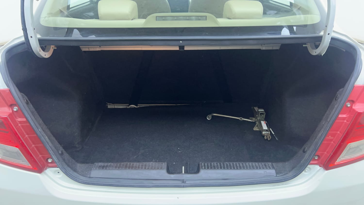 Used 2019 Maruti Suzuki Dzire VXi AMT Petrol Automatic interior DICKY INSIDE VIEW