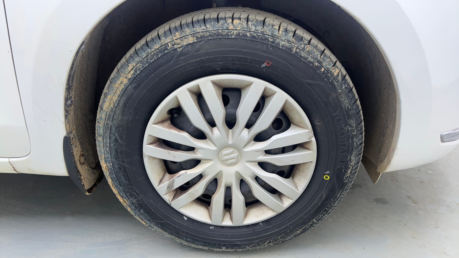 Used 2019 Maruti Suzuki Dzire VXi AMT Petrol Automatic tyres RIGHT FRONT TYRE RIM VIEW