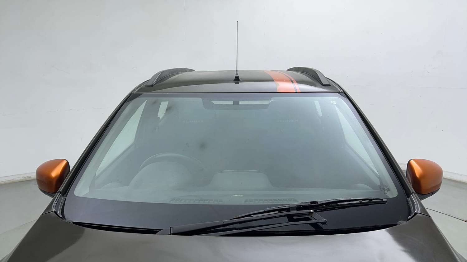 Used 2018 Renault Kwid CLIMBER 1.0 Petrol Manual exterior FRONT WINDSHIELD VIEW