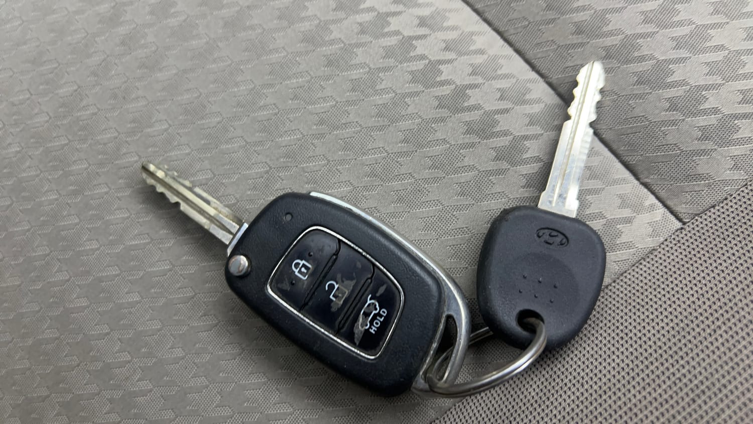 Used 2018 Hyundai Elite i20 Sportz 1.2 Petrol Manual extra CAR KEY VIEW