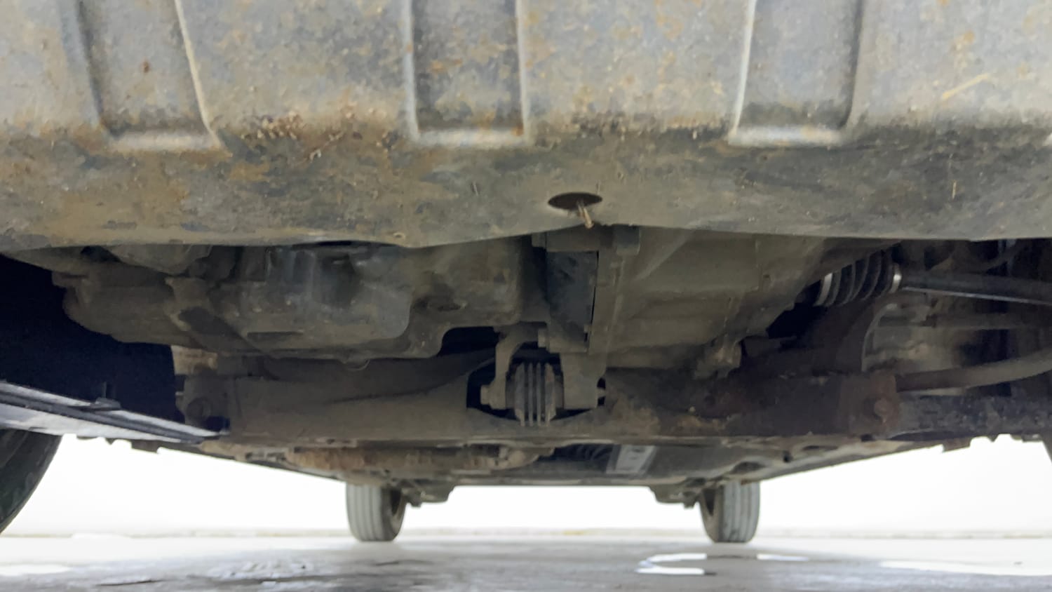 Used 2014 Honda City SV Petrol Manual extra FRONT LEFT UNDERBODY VIEW