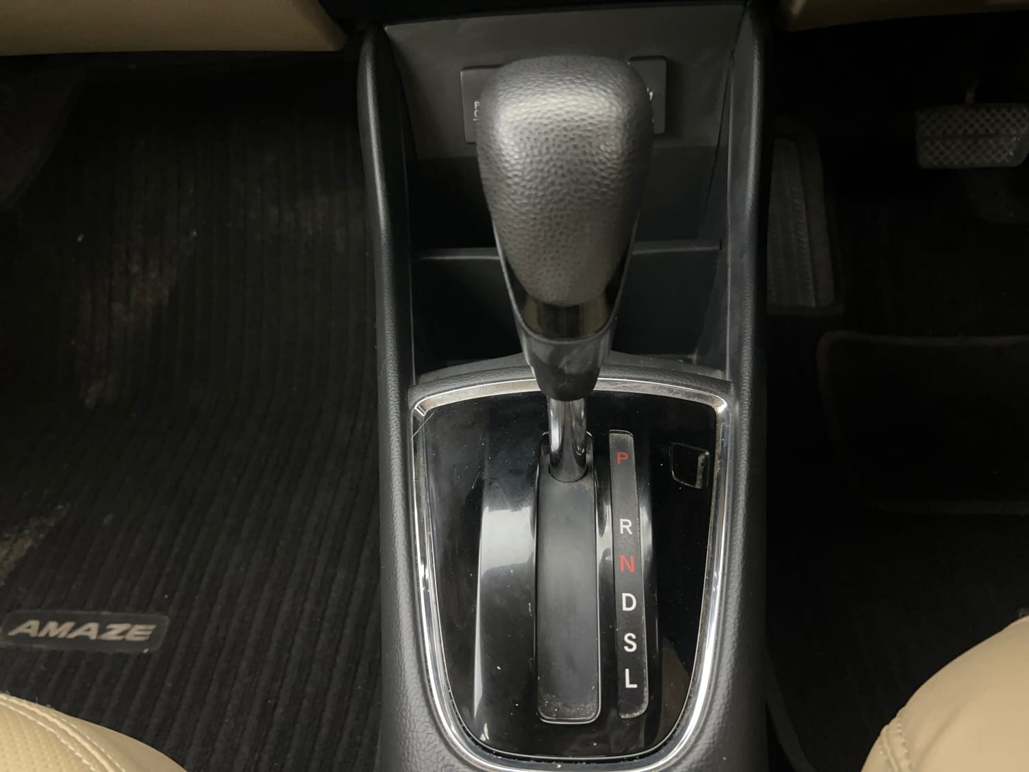 Used 2019 Honda Amaze 1.2 S CVT Petrol Petrol Automatic interior GEAR  KNOB VIEW