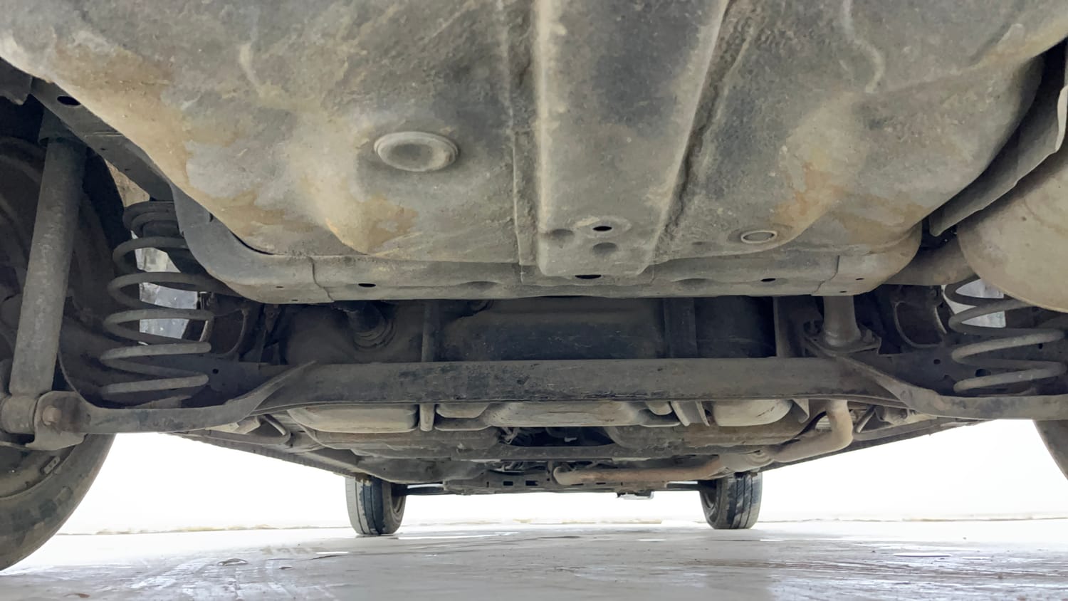 Used 2014 Honda City SV Petrol Manual extra REAR UNDERBODY VIEW (TAKEN FROM REAR)