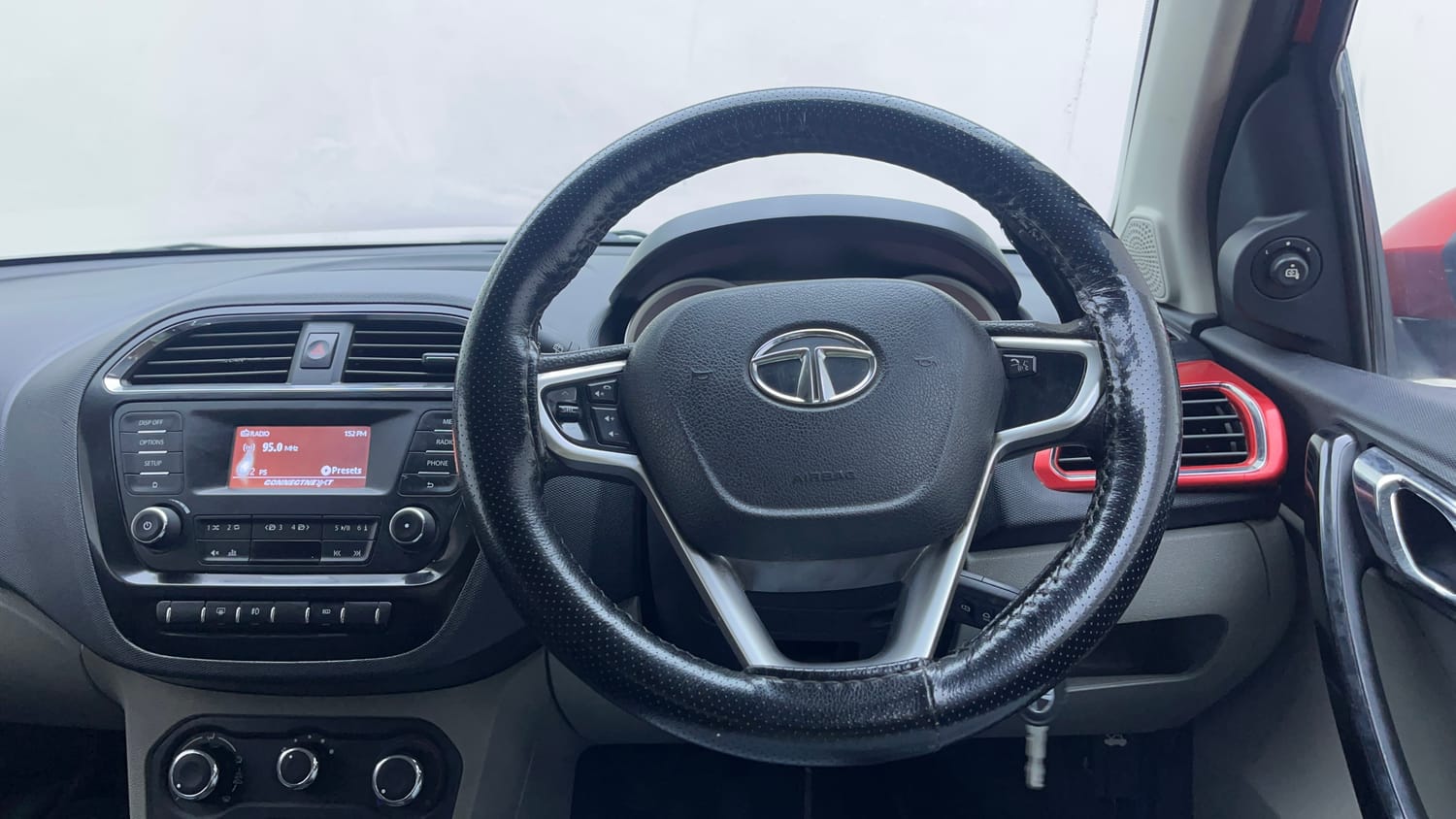 Used 2018 Tata Tiago Revotorq XZ Diesel Manual interior STEERING VIEW