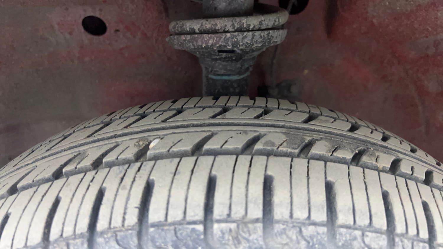 Used 2017 Maruti Suzuki Wagon R 1.0 VXI AMT Petrol Automatic tyres LEFT FRONT TYRE TREAD VIEW