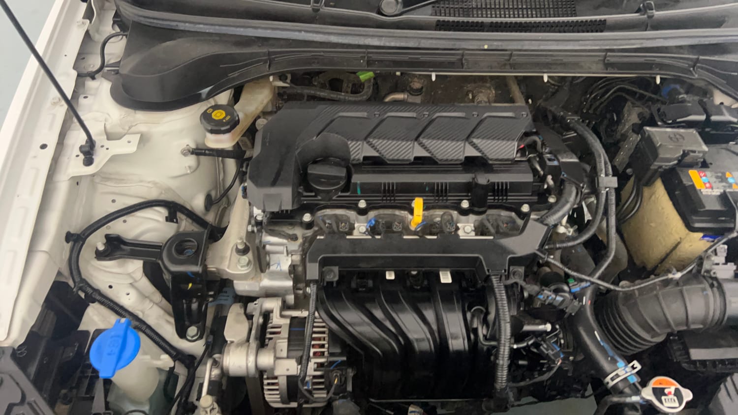 Used 2024 Hyundai Verna SX 1.5 Petrol MT Petrol Manual engine ENGINE RIGHT SIDE VIEW