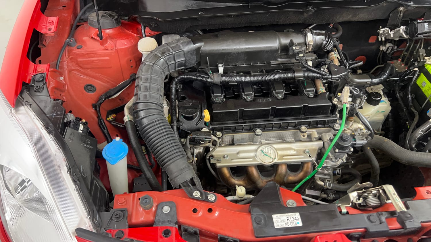 Used 2021 Maruti Suzuki Swift VXi AMT Petrol Automatic engine ENGINE RIGHT SIDE VIEW