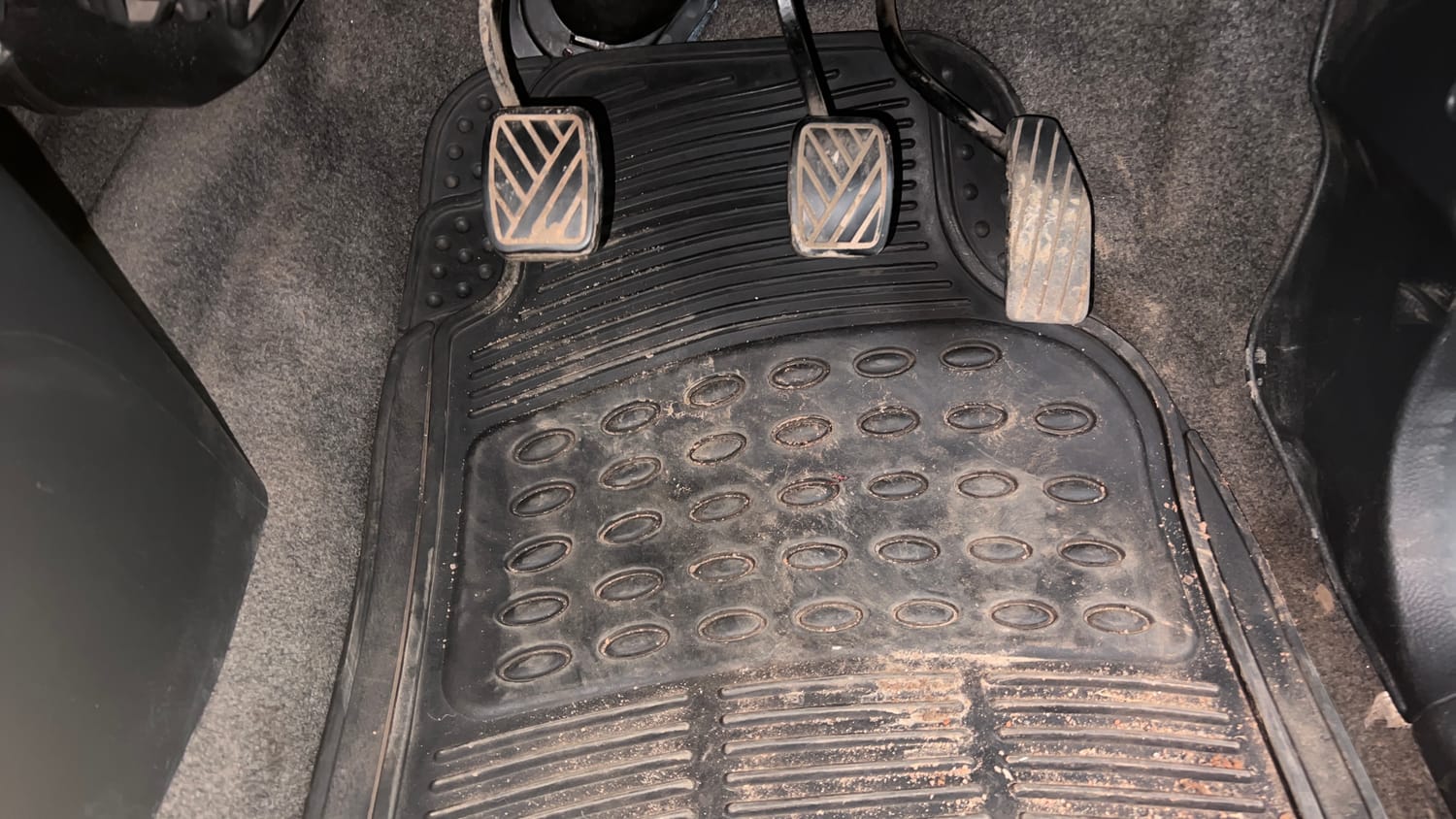 Used 2012 Maruti Suzuki Wagon R LXi Petrol Manual interior PEDALS VIEW