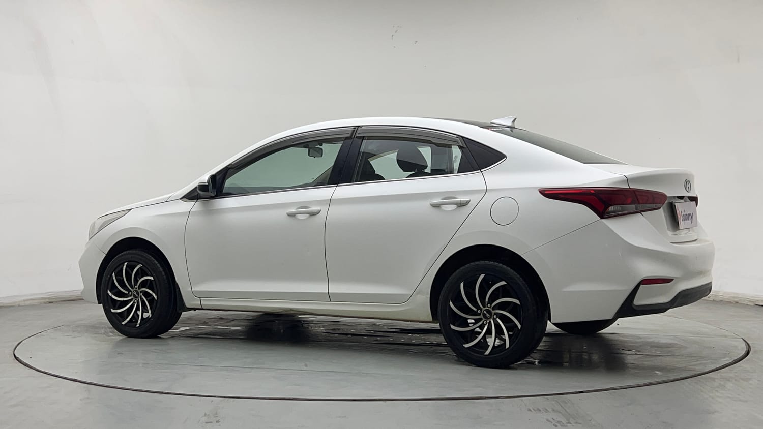 Used 2019 Hyundai Verna EX 1.4 VTVT Petrol Manual exterior LEFT REAR CORNER VIEW