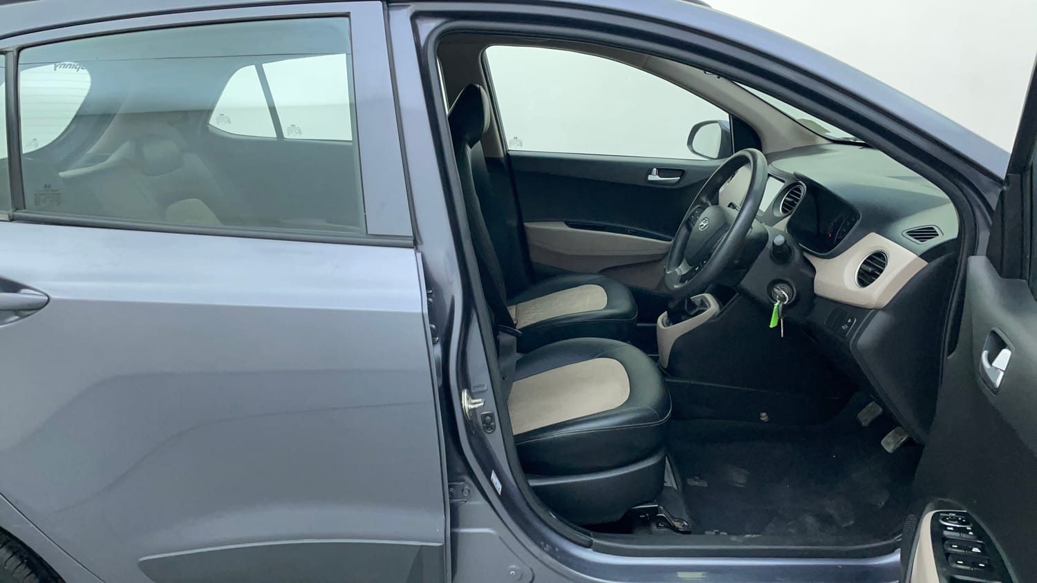 Used 2019 Hyundai Grand i10 Sportz 1.2 Kappa VTVT Petrol Manual interior RIGHT SIDE FRONT DOOR CABIN VIEW
