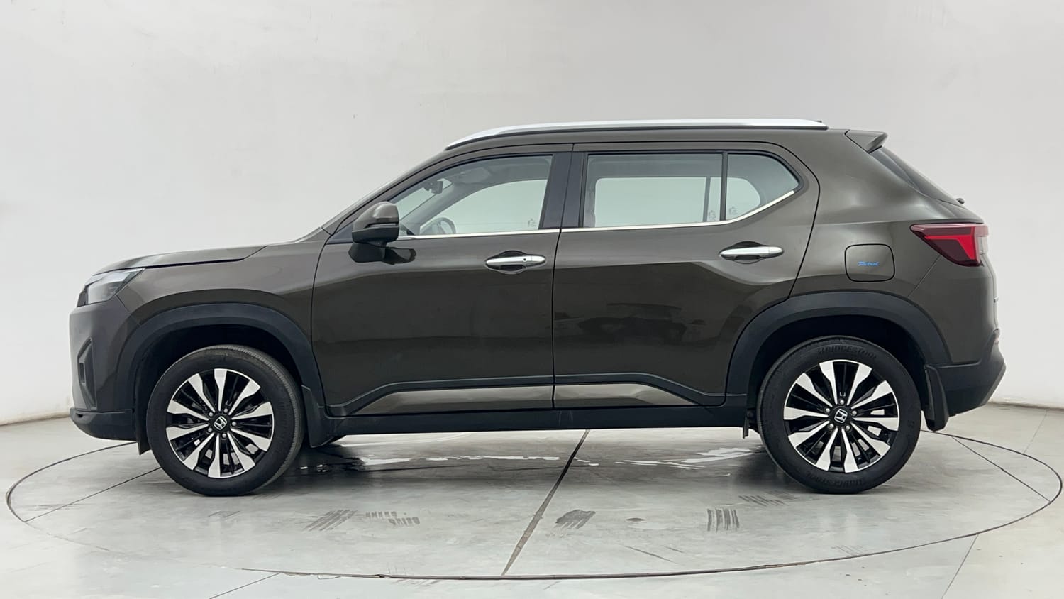 Used 2025 Honda Elevate ZX MT Petrol Manual exterior LEFT SIDE VIEW