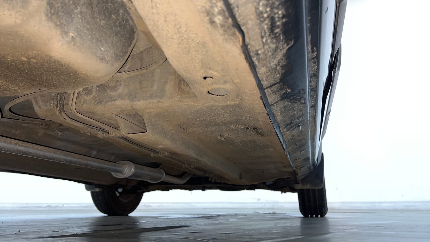 Used 2018 Renault Kwid CLIMBER 1.0 Petrol Manual extra REAR RIGHT UNDERBODY VIEW