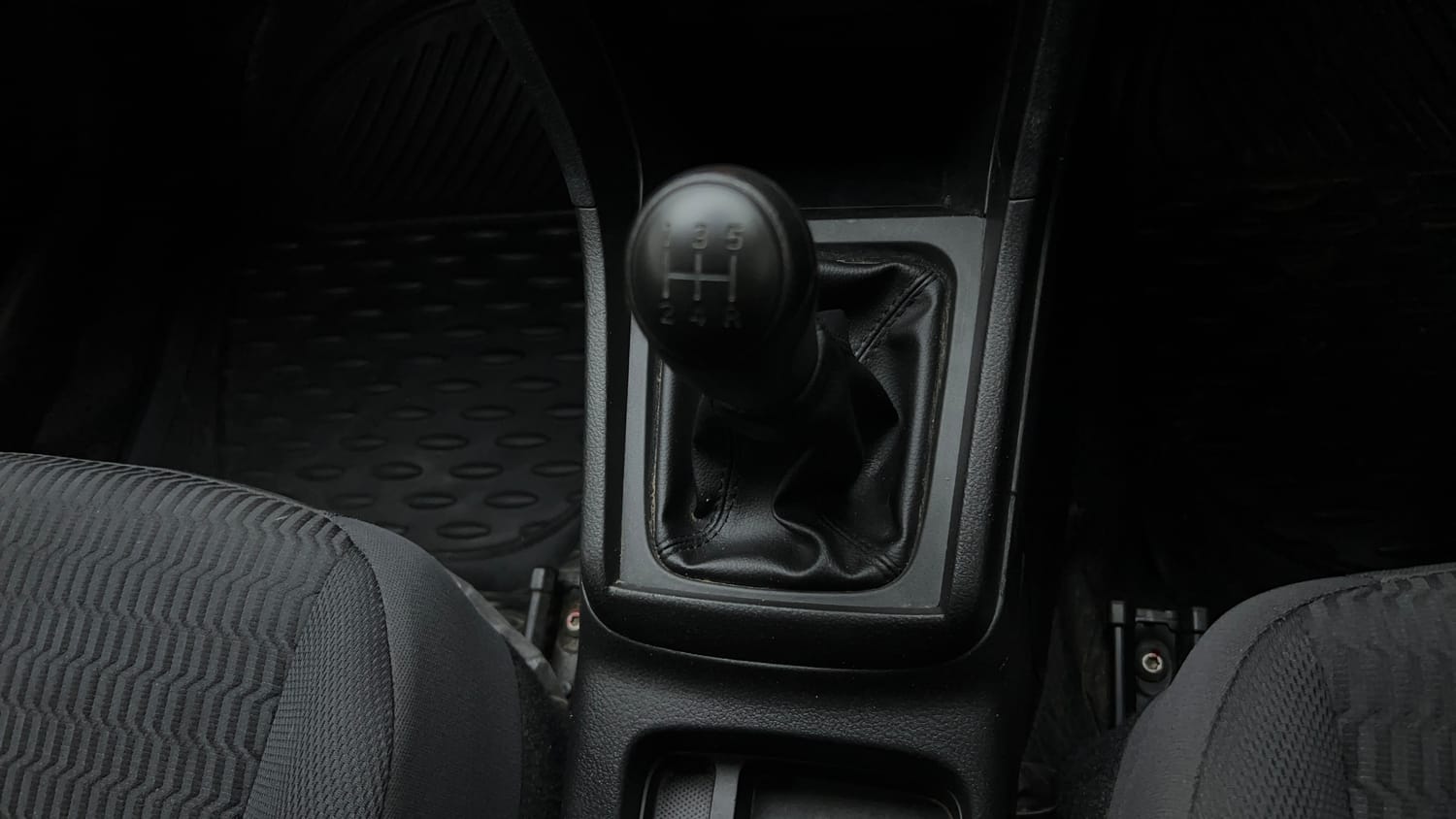 Used 2021 maruti-suzuki Vitara Brezza LXi Petrol Manual interior GEAR  KNOB VIEW