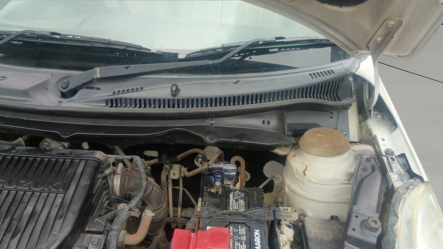 Used 2015 Maruti Suzuki Swift Dzire VXI Petrol Manual engine ENGINE LEFT SIDE HINGE & APRON VIEW