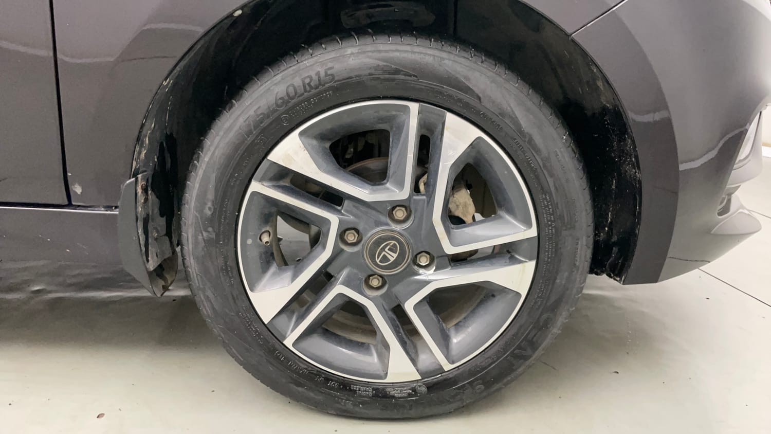 Used 2022 null Petrol Automatic tyres RIGHT FRONT TYRE RIM VIEW