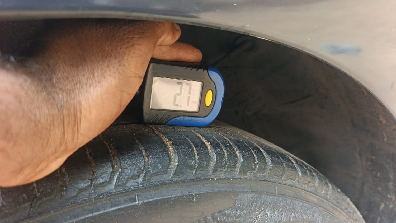 Used 2021 Hyundai New i20 Asta (O) 1.0 Turbo DCT Petrol Automatic tyres RIGHT REAR TYRE TREAD VIEW