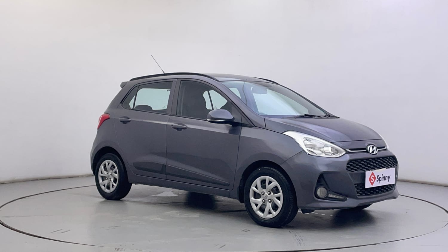 Used 2019 Hyundai Grand i10 Sportz 1.2 Kappa VTVT Petrol Manual exterior RIGHT FRONT CORNER VIEW
