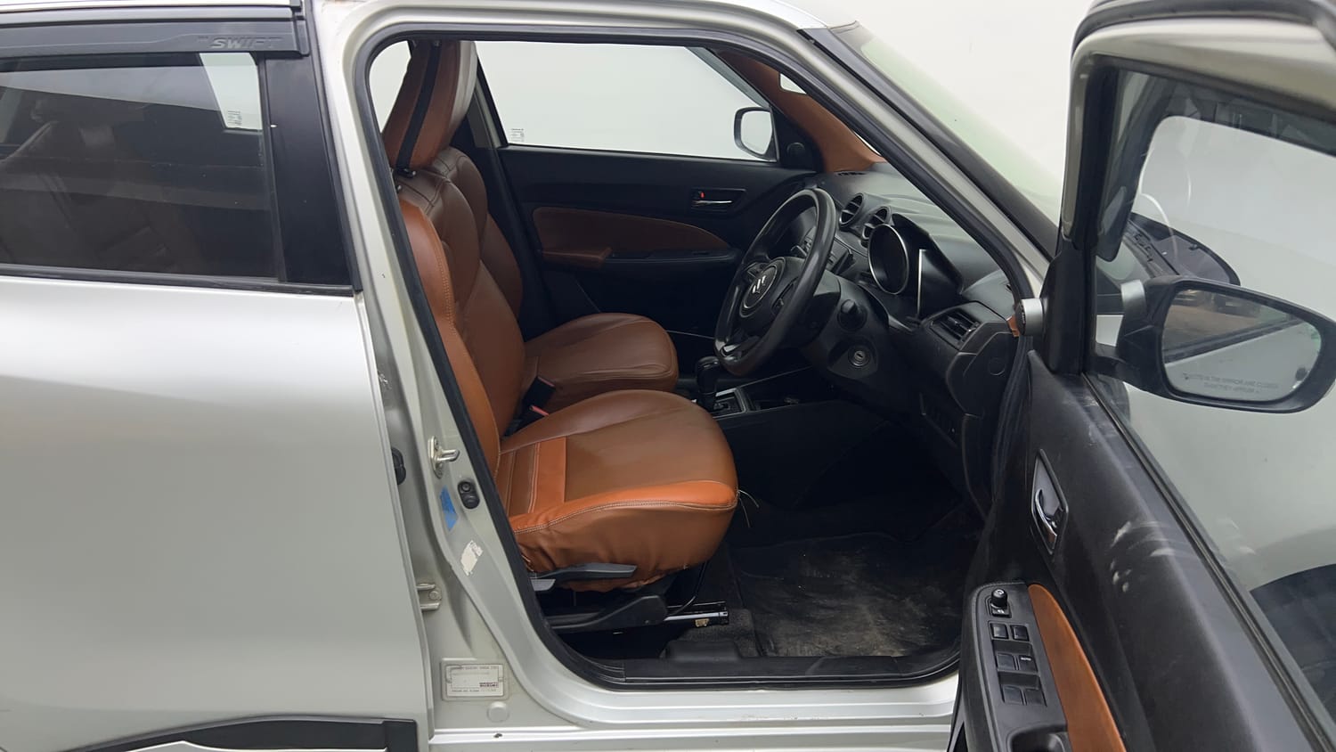 Used 2018 Maruti Suzuki Swift VXi AMT Petrol Automatic interior RIGHT SIDE FRONT DOOR CABIN VIEW
