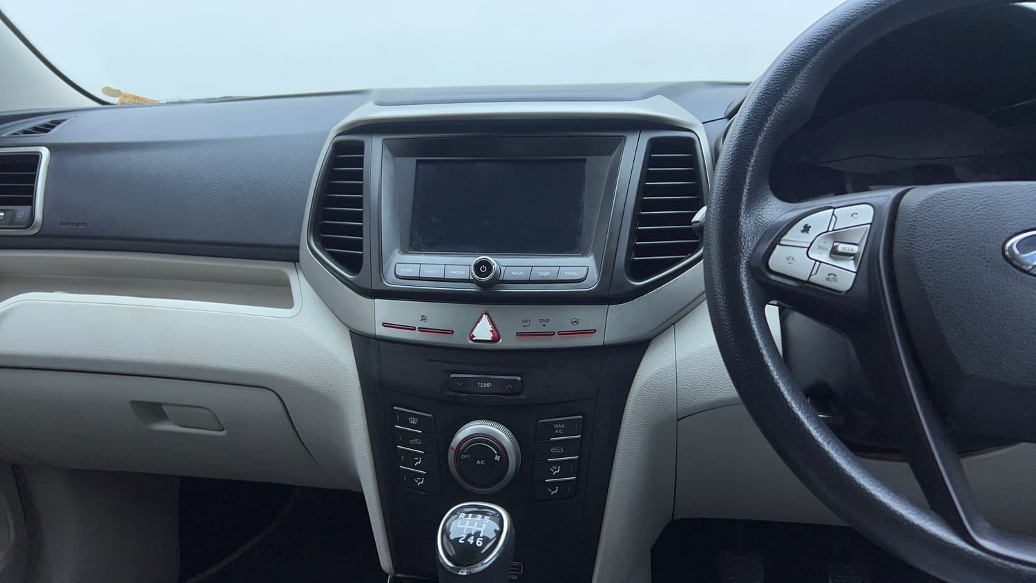 Used 2019 Mahindra XUV 300 1.2 W6 Petrol Manual top_features Touch screen infotainment system