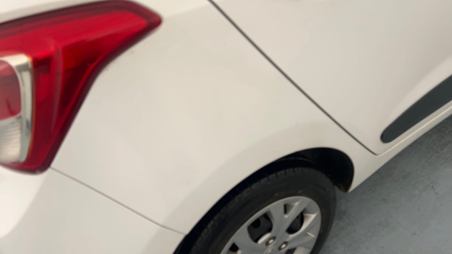 Used 2015 Hyundai Grand i10 Sportz 1.2 Kappa VTVT Petrol Manual dents MINOR SCRATCH