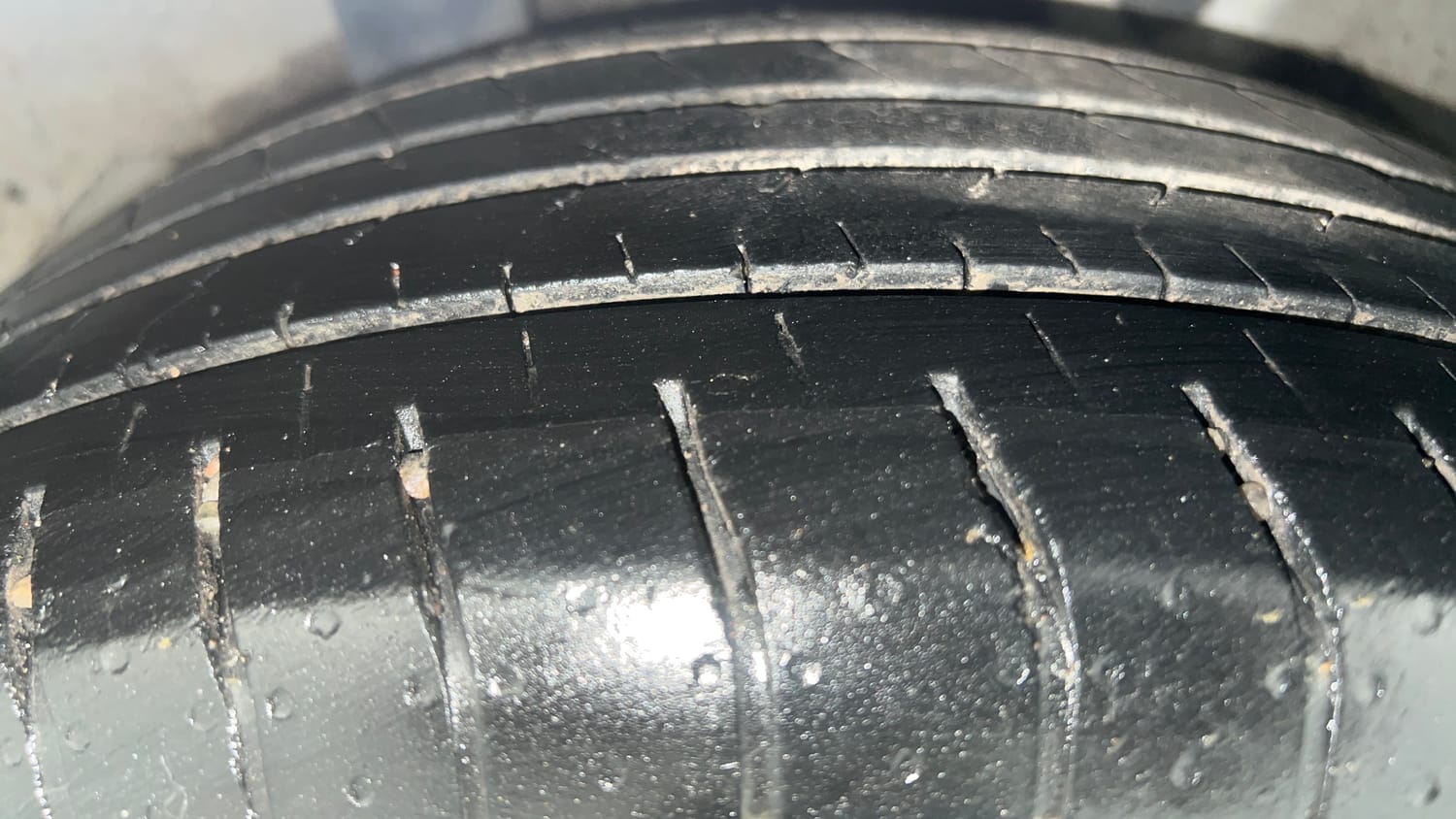 Used 2024 Hyundai Verna SX 1.5 Petrol MT Petrol Manual tyres RIGHT REAR TYRE TREAD VIEW