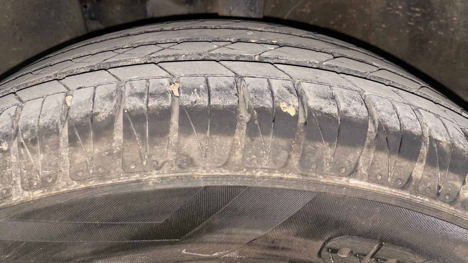 Used 2022 Hyundai Venue SX 1.5 CRDi Diesel Manual tyres LEFT FRONT TYRE TREAD VIEW