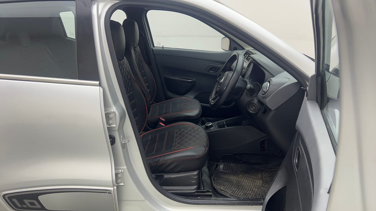 Used 2020 Renault Kwid RXT 1.0 AMT Opt Petrol Automatic interior RIGHT SIDE FRONT DOOR CABIN VIEW