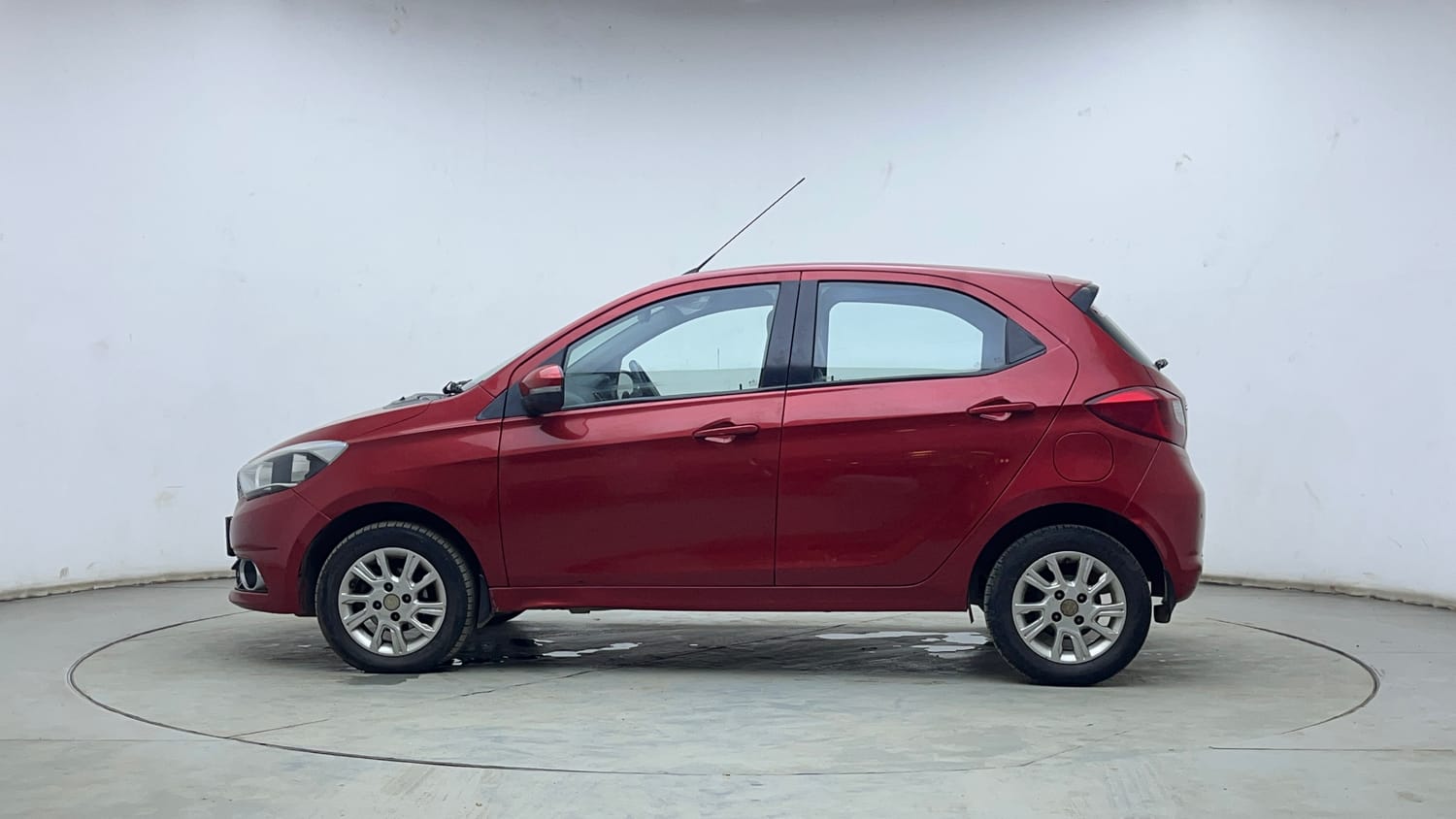 Used 2018 Tata Tiago Revotorq XZ Diesel Manual exterior LEFT SIDE VIEW