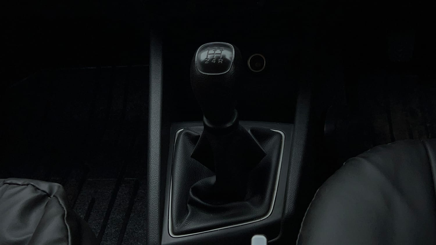 Used 2017 Hyundai Elite i20 Sportz 1.2 Petrol Manual interior GEAR  KNOB VIEW
