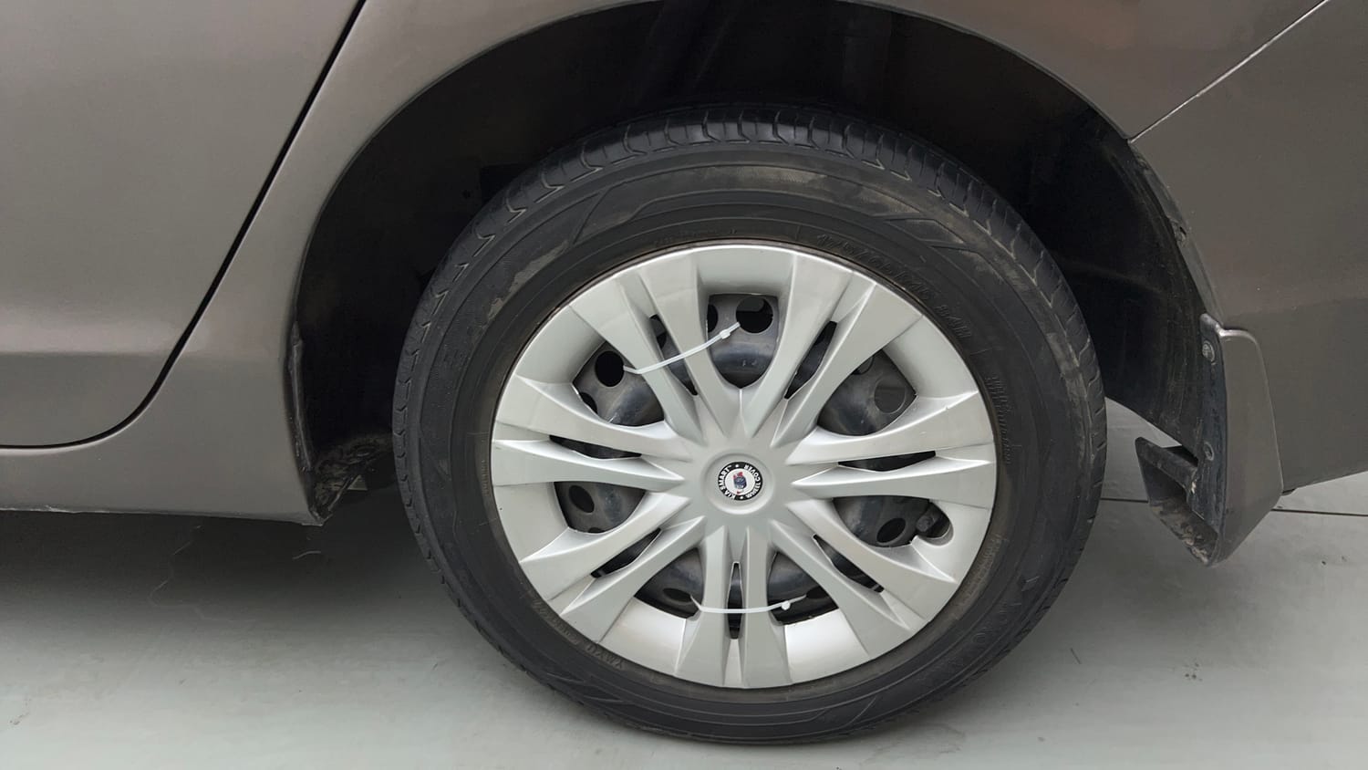 Used 2015 Honda City SV Petrol Manual tyres LEFT REAR TYRE RIM VIEW