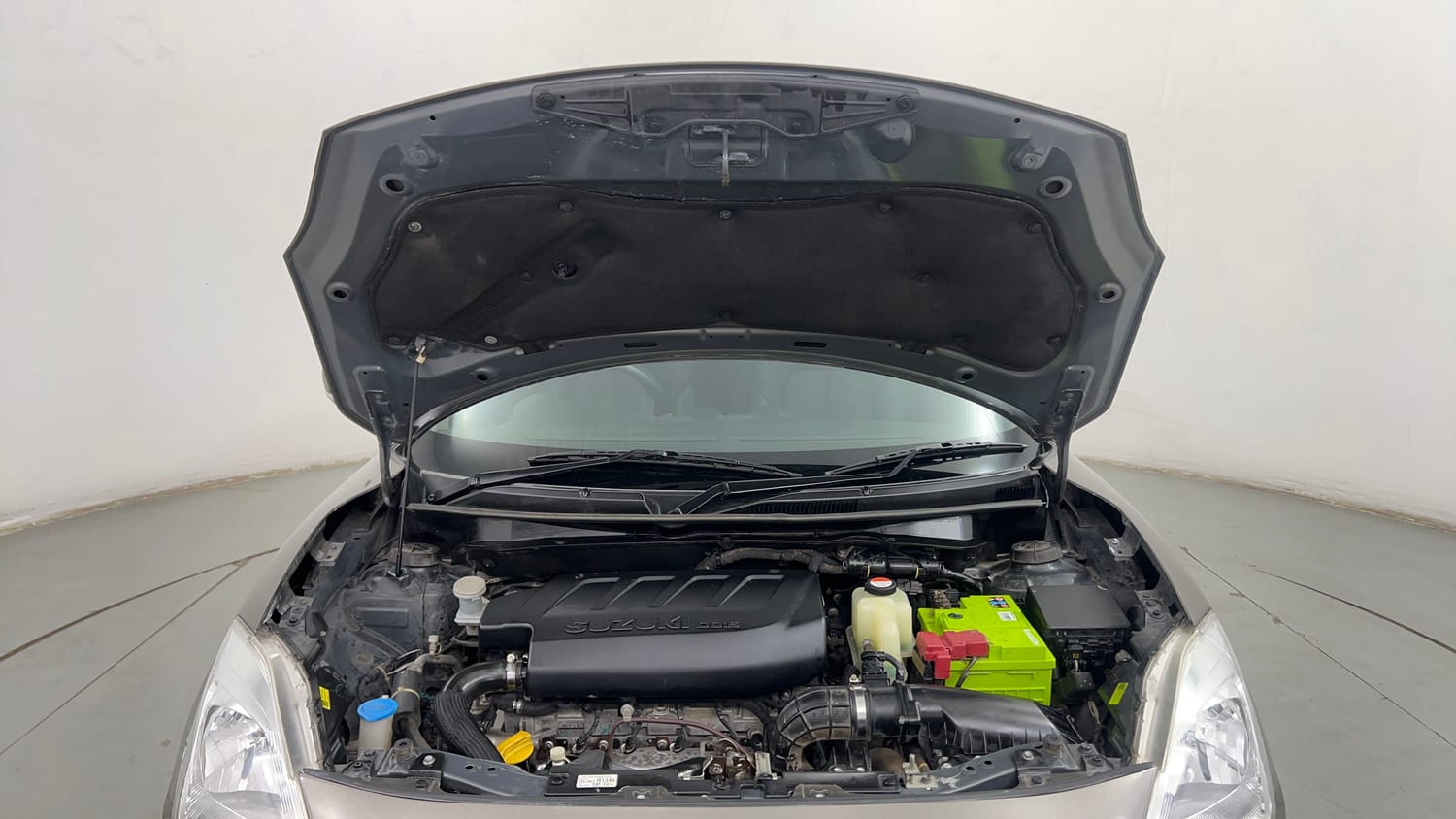 Used 2019 Maruti Suzuki Swift VDi AMT Diesel Automatic engine ENGINE & BONNET OPEN FRONT VIEW