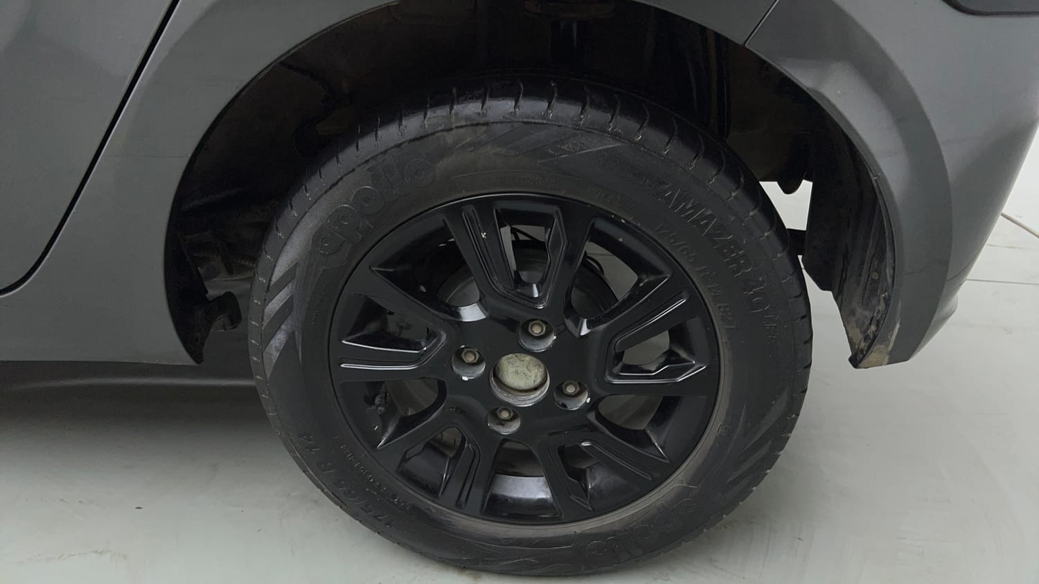 Used 2021 Tata Tiago LE Petro l+ CNG(Outside Fitted) Cng Manual tyres LEFT REAR TYRE RIM VIEW