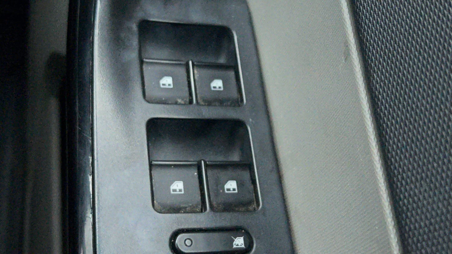 Used 2017 Tata Tiago Revotron XT Petrol Manual top_features Power windows