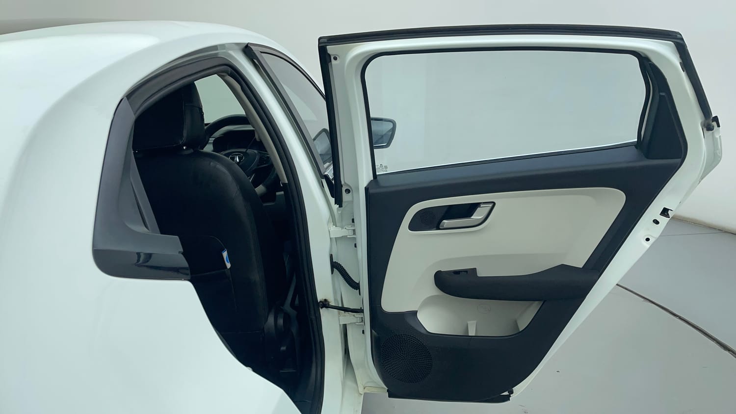 Used 2023 Tata Altroz XZ Plus (S) Diesel Diesel Manual interior RIGHT REAR DOOR OPEN VIEW