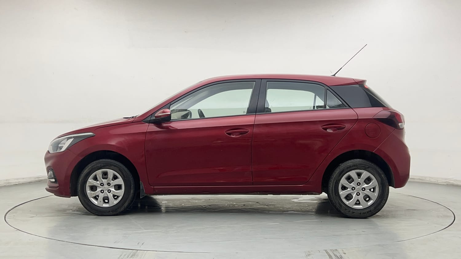 Used 2018 Hyundai Elite i20 Sportz 1.2 Petrol Manual exterior LEFT SIDE VIEW