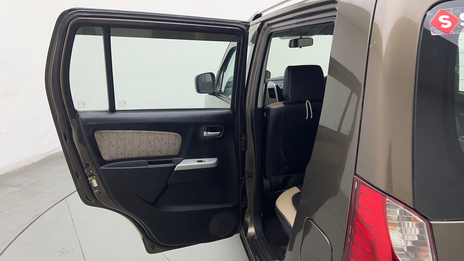 Used 2015 Maruti Suzuki Wagon R VXI Petrol Manual interior LEFT REAR DOOR OPEN VIEW