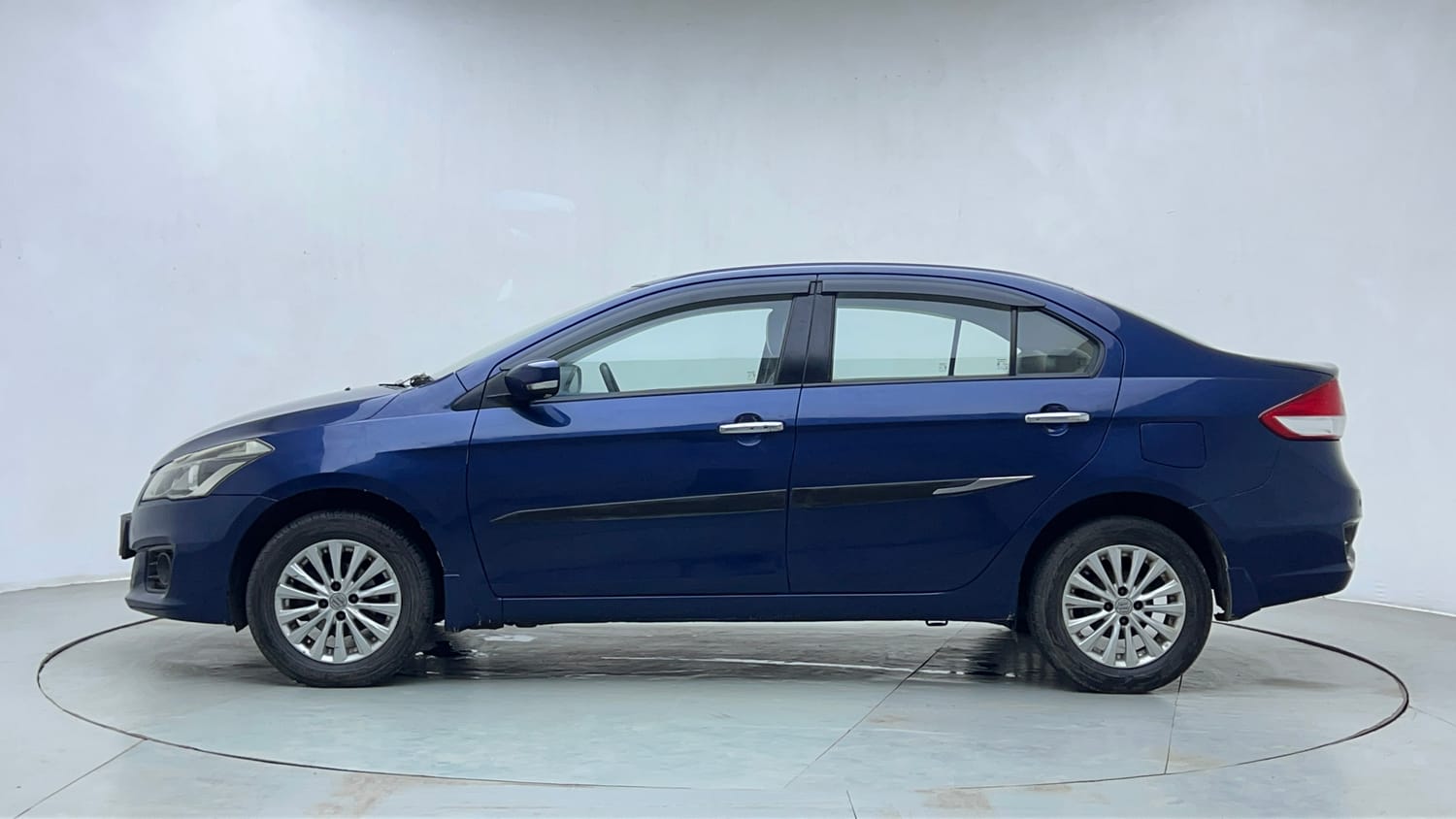 Used 2018 Maruti Suzuki Ciaz Zeta 1.4 MT Petrol Manual exterior LEFT SIDE VIEW