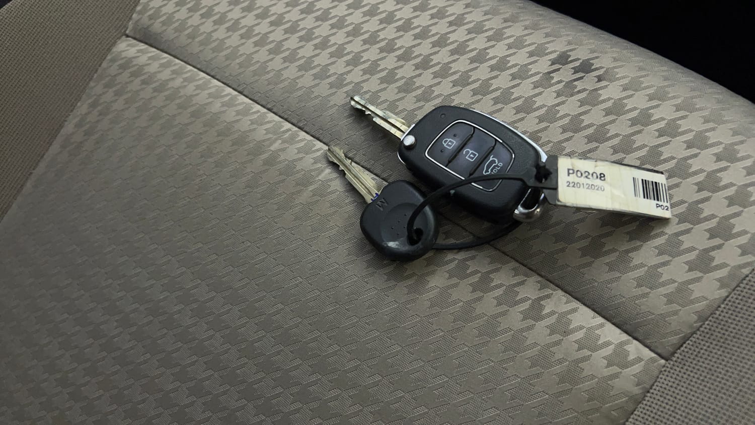 Used 2020 Hyundai Elite i20 Sportz Plus 1.2 Petrol Manual extra CAR KEY VIEW