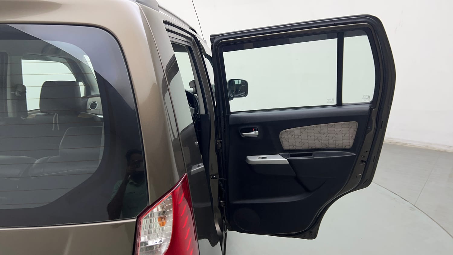 Used 2015 Maruti Suzuki Wagon R VXI Petrol Manual interior RIGHT REAR DOOR OPEN VIEW