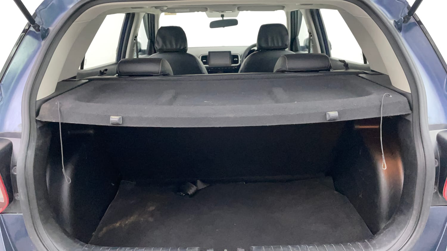 Used 2022 Hyundai Venue SX 1.5 CRDi Diesel Manual interior DICKY INSIDE VIEW