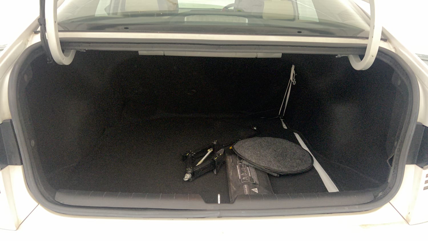 Used 2024 Hyundai Verna SX 1.5 Petrol MT Petrol Manual interior DICKY INSIDE VIEW