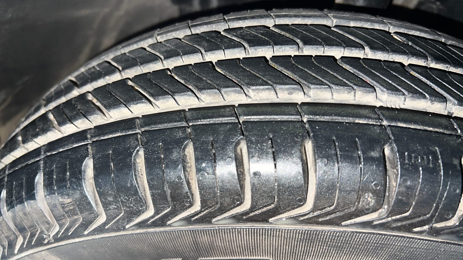 Used 2018 Renault Kwid CLIMBER 1.0 Petrol Manual tyres RIGHT FRONT TYRE TREAD VIEW