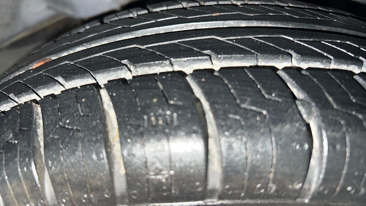 Used 2016 Hyundai Eon Era + Petrol Manual tyres LEFT REAR TYRE TREAD VIEW