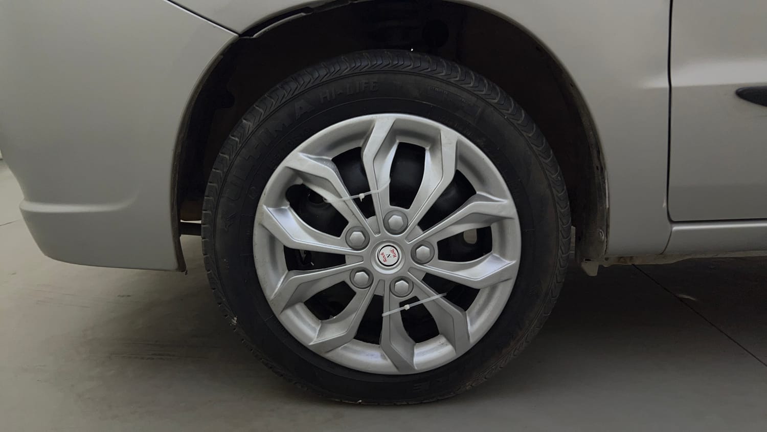 Used 2012 Maruti Suzuki Estilo VXi BS-IV Petrol Manual tyres LEFT FRONT TYRE RIM VIEW