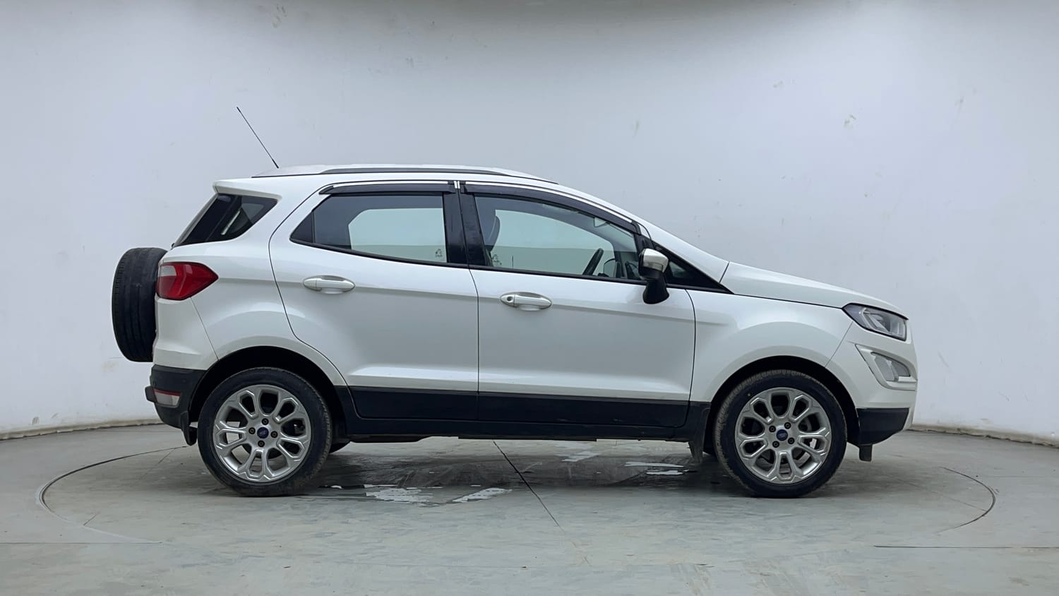 Used 2018 Ford EcoSport Titanium + 1.5L TDCi Diesel Manual exterior RIGHT SIDE VIEW