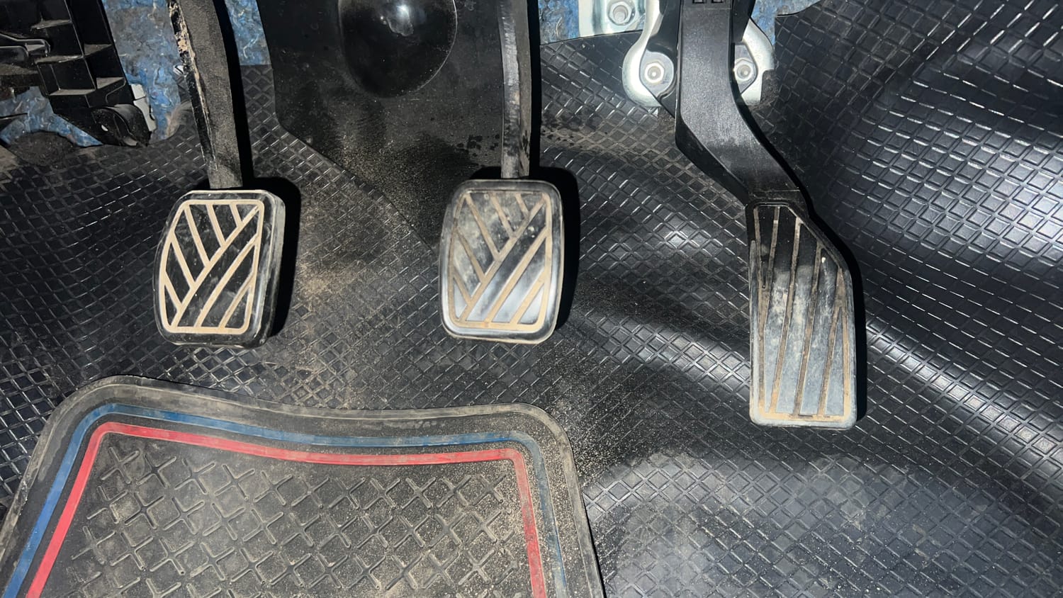 Used 2015 Maruti Suzuki Swift VXi Petrol Manual interior PEDALS VIEW